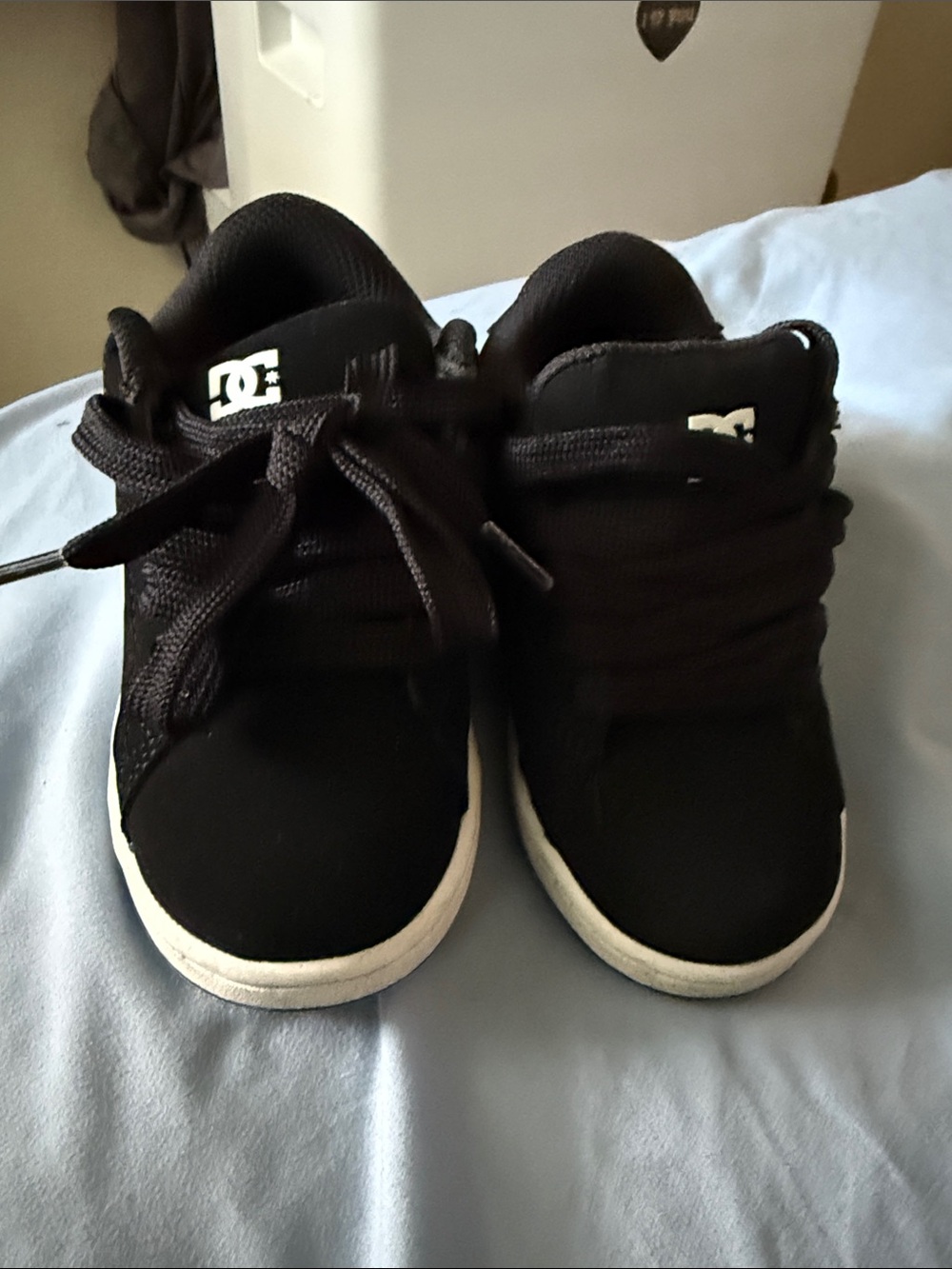 DC Shoes Gaveler Men's Skate Sneakers Black White Low Top Size 11